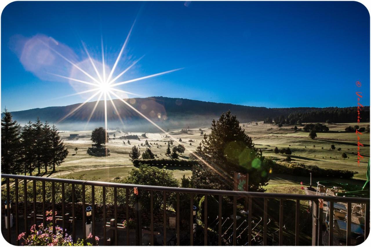 Domaine Du Mont-Saint-Jean Hotel Les Rousses Eksteriør billede